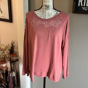 Hi Lo hem XL EUC Democracy pink cold shoulder thin sweater